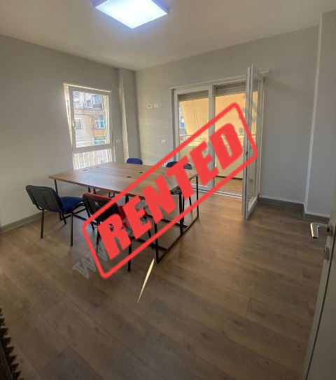 Ambient zyre me qira prane zones se 21 Dhjetorit ne Tirane